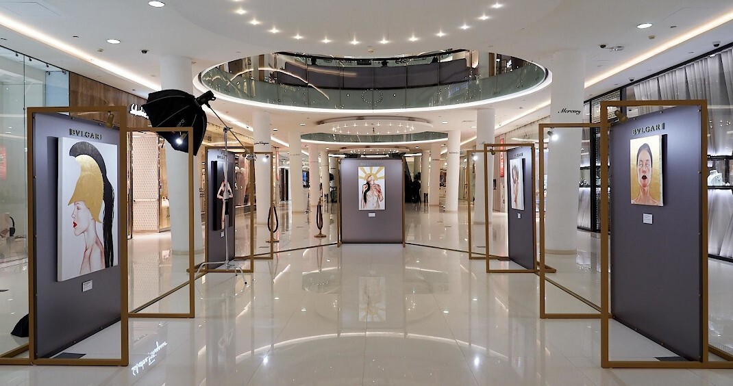 В поп-ап бутике Bvlgari открылась экспозиция Маши Янковской